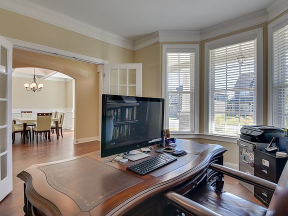5th image of 368 Bella Rose Dr