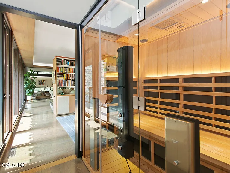21 Hycliff Rd — Photo 11