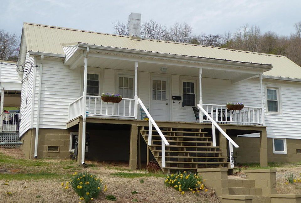 1st image of 645 E Court St
