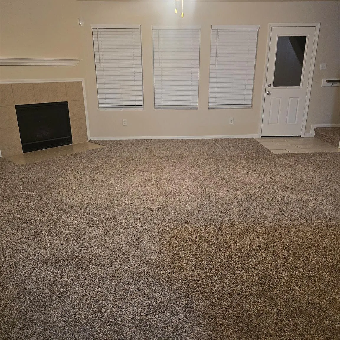 4 bed, 2.5 bath, 2285 sqft, $2,250 — Photo 2