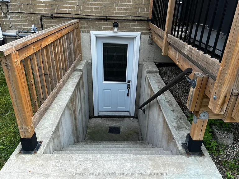 126 Rangoon Rd #BASEMENT — Photo 7