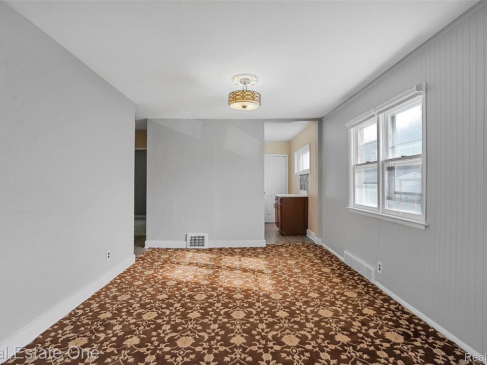 6128 Yinger Ave, photo 10