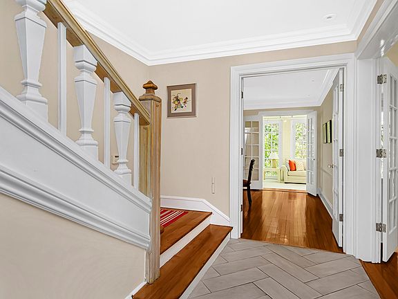 2nd image of 1441 Linden Ave