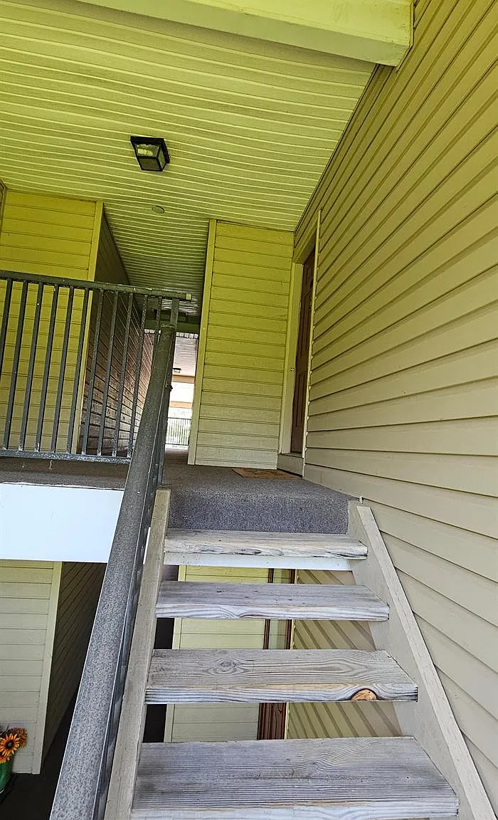 2 bed, 1.0 bath, $2,200 — Photo 4
