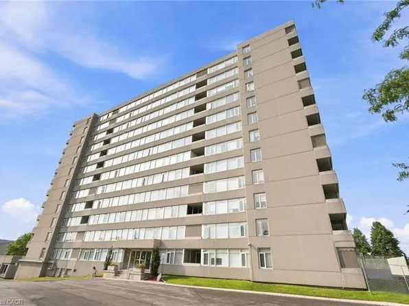 40 Harrisford St #904, Hamilton, ON L8K 6N1
