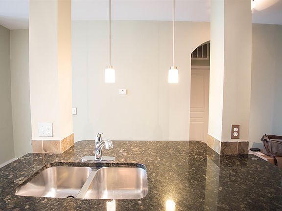 3rd image of 3000 Vanderbilt Pl APT 237