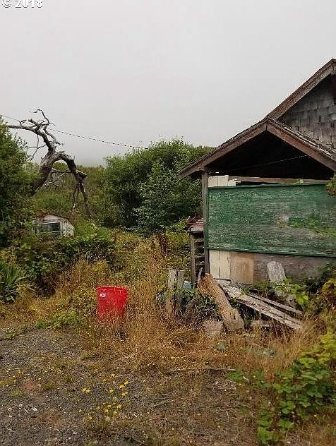 2nd image of 1420 Highway 101 N