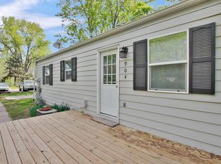 904 Pottawatomie Ave, Manhattan, KS 66502