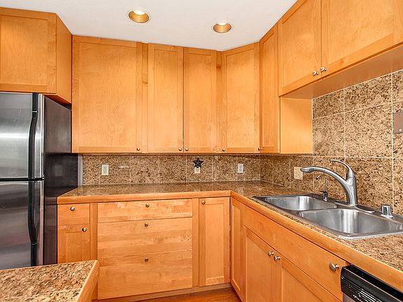 5th image of 758 122nd Ave NE