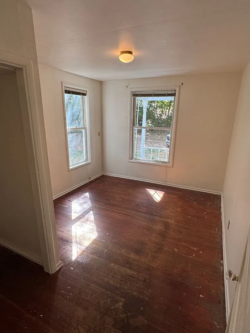 Charming Home Near Fairgrounds — Photo 3