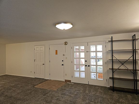 4th image of 2725 N Hazel Ct