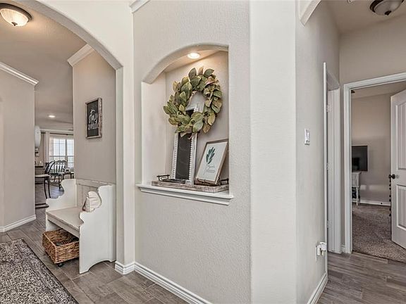 4th image of 812 Wessex Dr