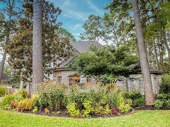 Beautiful landscaped yard