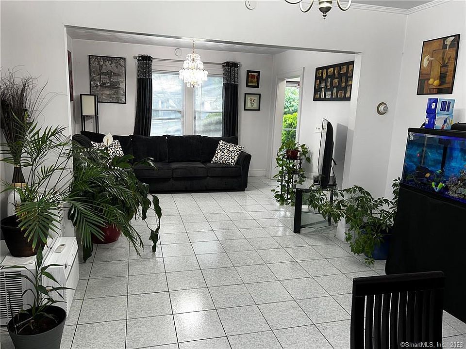 1st image of 546 Hillside Avenue