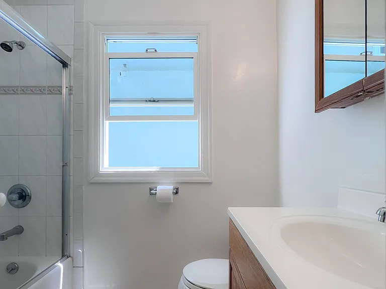 1054 Cornell Ave — Photo 7