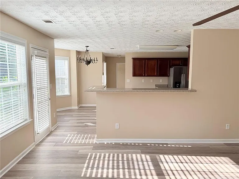 1210 Skylar Ridge Cir — Photo 10