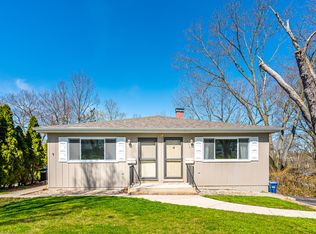 124 Howard St, Geneva, IL 60134