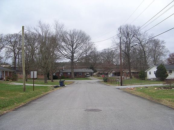 4th image of 2376 Patricia Cir