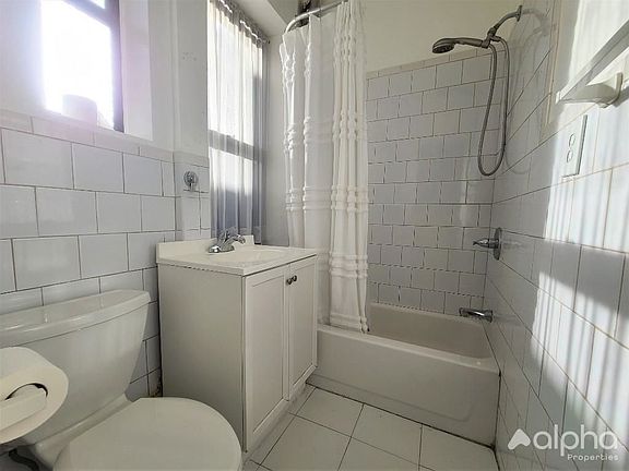 5th image of 510 E 13th St Unit 27
