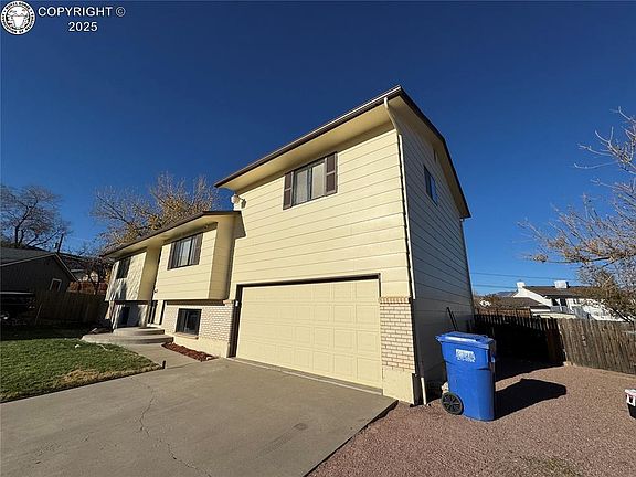 3rd image of 612 Virginia Ct