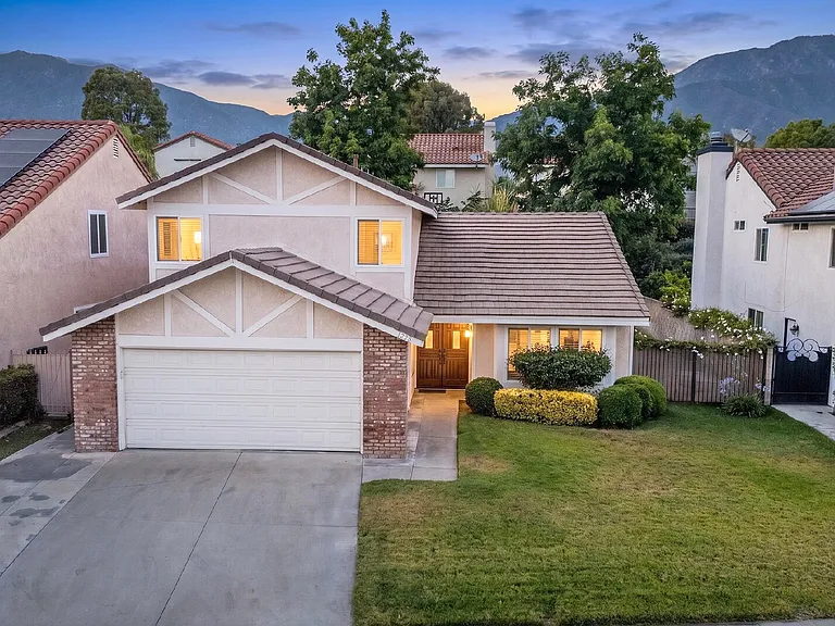 1229 Hibiscus St — Photo 4