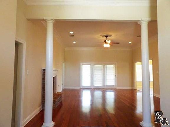 4th image of 210 Riverwood Dr