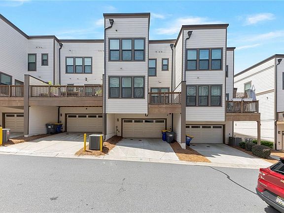 3rd image of 2130 Holtz Ln