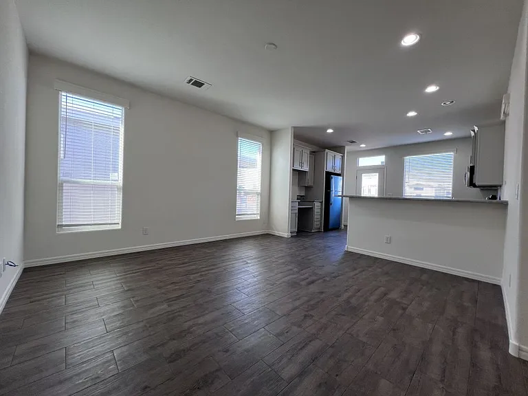 2206 S Ellsworth Rd #3B — Photo 10