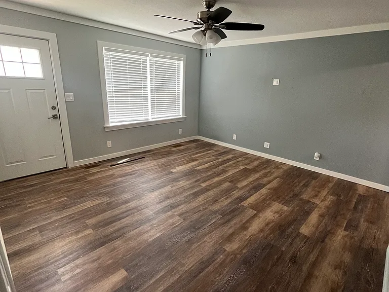4402 E Vesta Dr — Photo 6