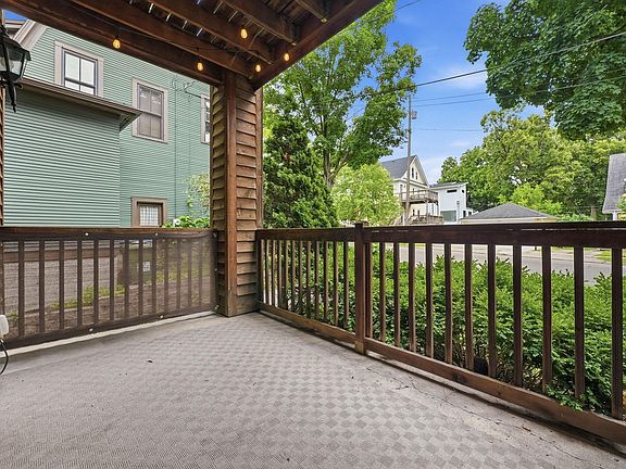 3rd image of 2610 W 41st St #101
