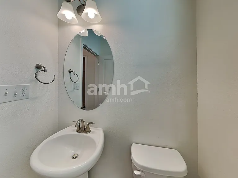 4540 Reisswood Loop — Photo 7