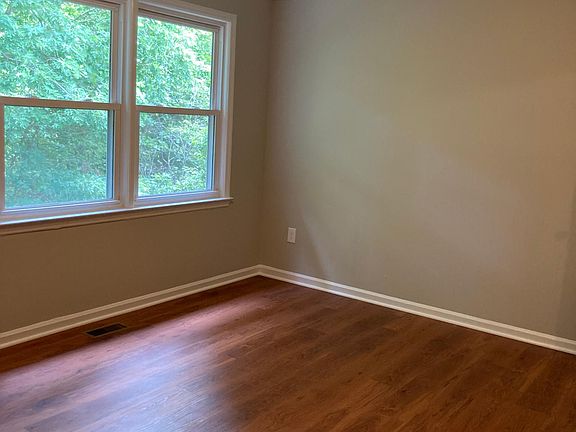 2nd image of 103 Austin Ct