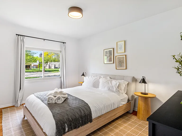 2140 Adrienne Dr — Photo 20