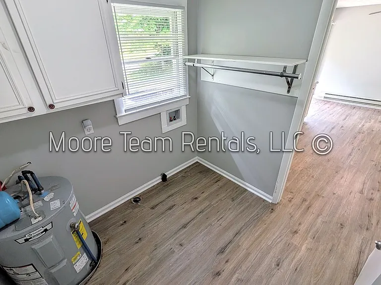 182 Ewart Dr — Photo 11