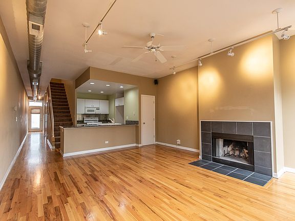 5th image of 2943 N Lincoln Ave APT 209