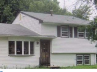 1206 E Cornell St, Vineland, NJ 08360