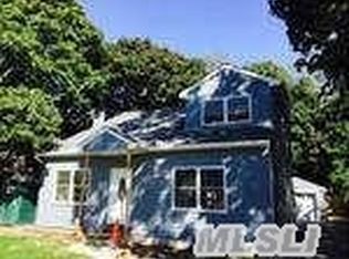 31 N Dunton Ave, East Patchogue, NY 11772