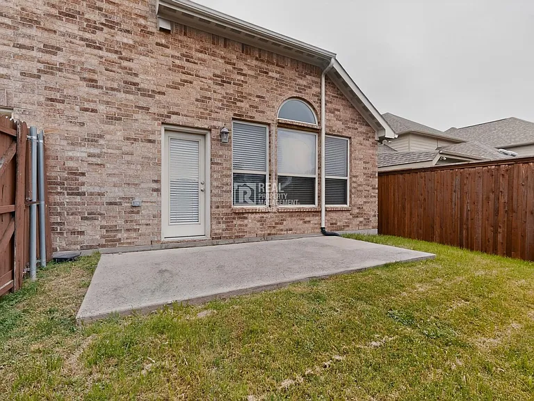 963 Cougar Dr — Photo 45