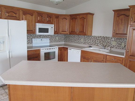 4th image of 716 Tallgrass Dr
