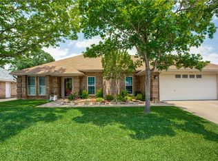 3121 Teakwood Dr, Bedford, TX 76021