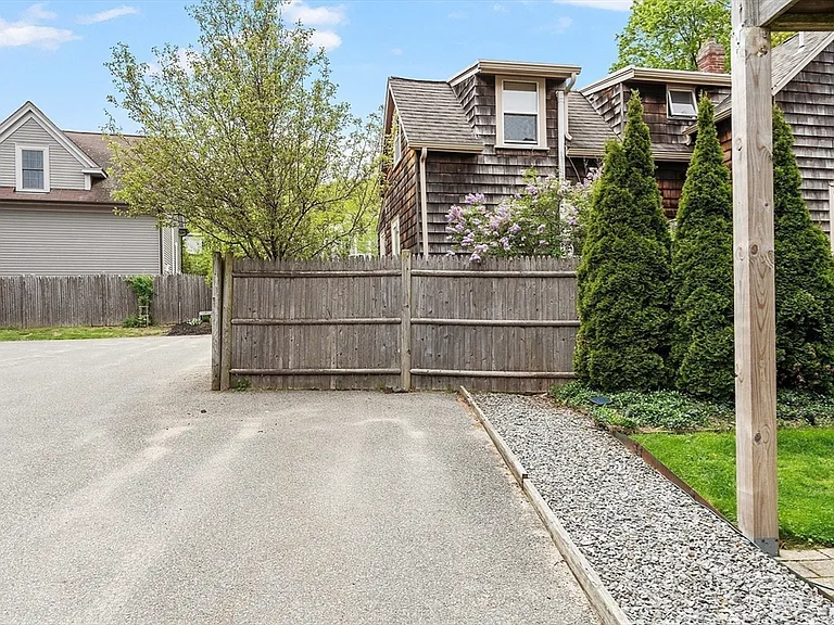 12 Morse Ct #1 — Photo 7