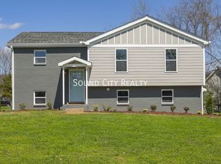 1608 Autumn Ridge Dr, Nashville, TN 37207