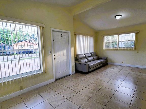 4th image of 2335 NW 55th St