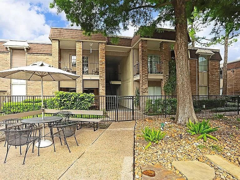 1st image of 7555 Katy Fwy APT 161