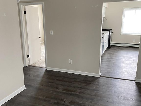 4th image of 2311 E North Ave #10472722