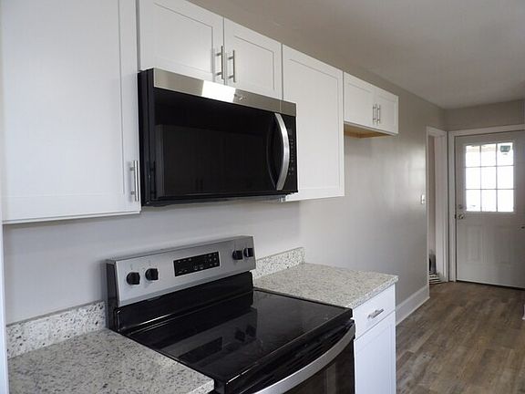 4th image of 440 Lakeside Dr