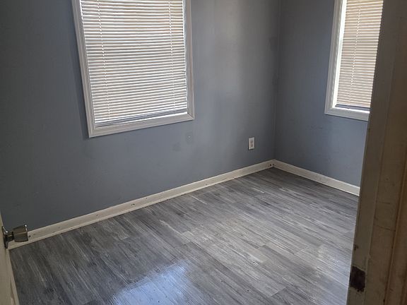 3rd image of 244 Southern St