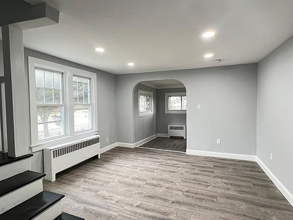 4th image of 358 Glassboro Rd