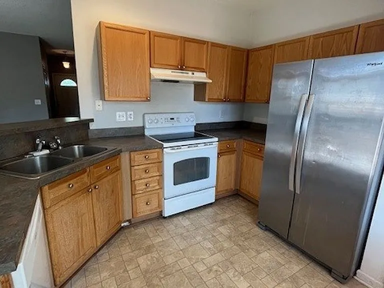 1015 Foxridge Way — Photo 10