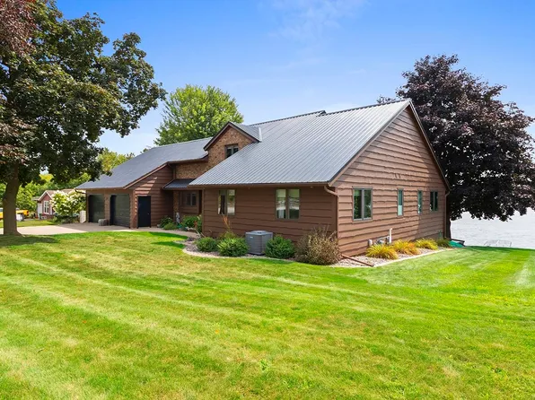 125 W Highland Dr, Oconto Falls, WI 54154